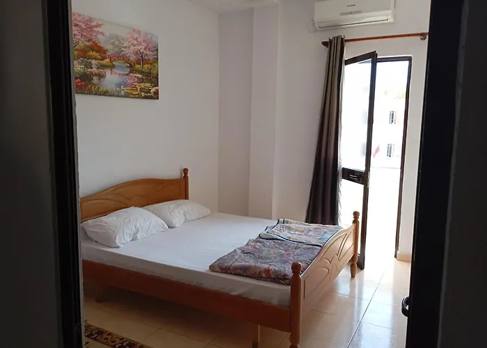 Hostal Blue Diamond Him Kolli Street Building No 4