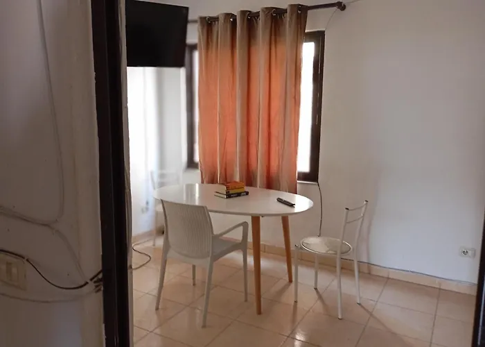 Blue Diamond Him Kolli Street Building No 4 تيرانا