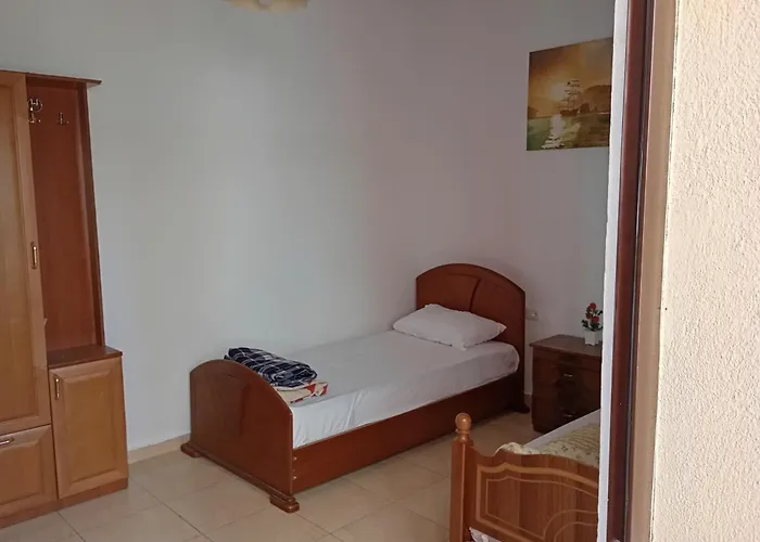 Blue Diamond Him Kolli Street Building No 4 * تيرانا