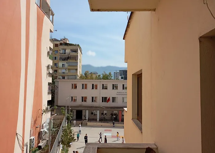 Blue Diamond Him Kolli Street Building No 4 تيرانا