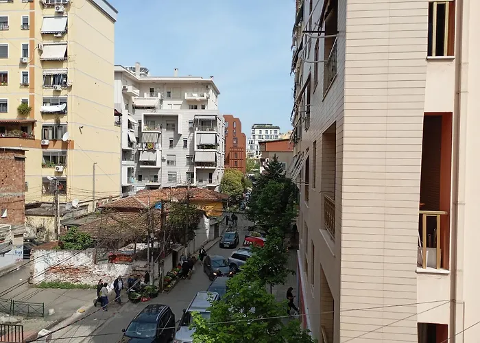 Blue Diamond Him Kolli Street Building No 4 بيت شباب تيرانا